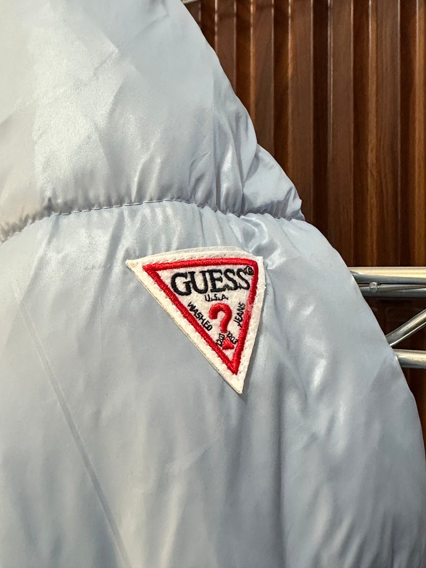 CHAMARRA GUESS